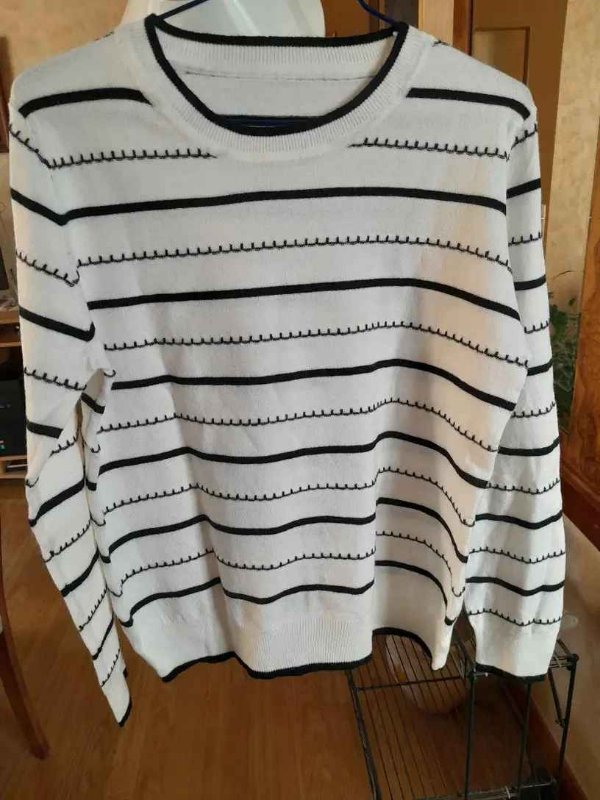 מידה M
(מתאים מאוד כחולצה בפנים עם חצאית מידי)
בבני ברק סוקולוב- ר' עקיבא