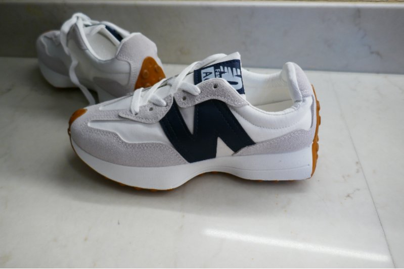 נעל מהממת ממש נראית כמו המקורי נמכרת עקב מידות לא תואמות (כתוב 38 ובעצם זה מידה 37)