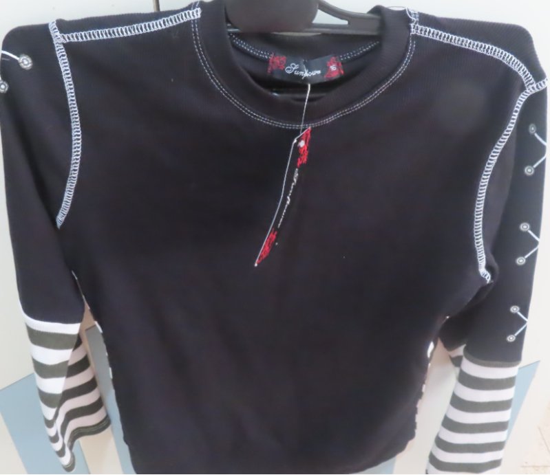 חולצה מידת16 (אפשר גם הנקה) בשרוול יש פסים ירוק לבן
עיר גמיש
מחיר גמיש
נקנתה ביזו שהיא מכירה ולא בחנות שרשום פה פשוט לא נתן לעלות בלי איזה חנות