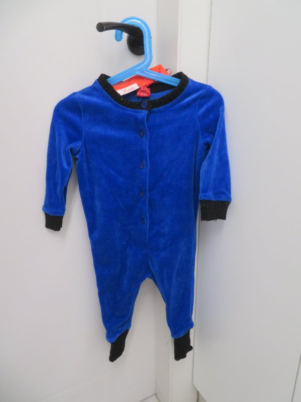 אובורול מקטיפה של המותג לולו מידה 12/18 חודש האורך הכולל 69 ס''מ