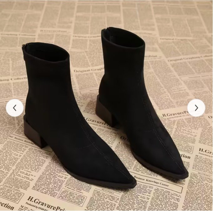 מגפונים חתיכות, עקב 5 ס"מ.
מידה 39-40 מוכרת כי המידה לא טובה לי....