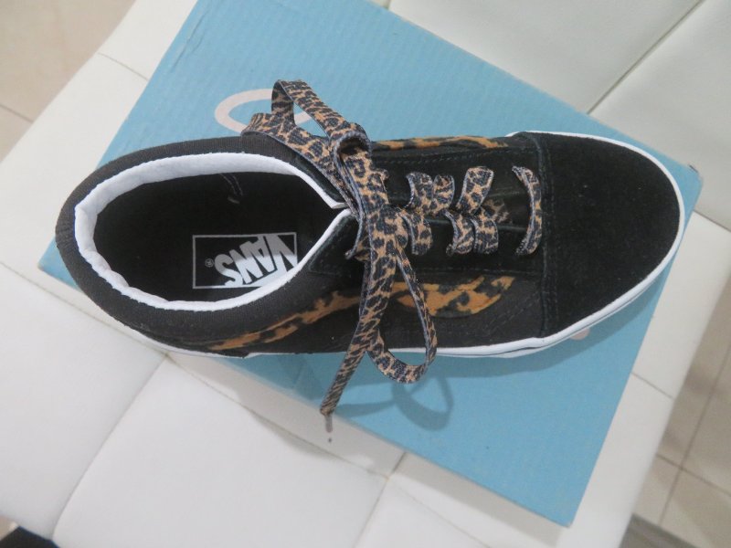 נעל מידה 32 בצבע שחור ומנומר לבנות של חברת vans  מקורי עלה בחנות 300 ש"ח ונמכר ב 130 ש"ח עקב טעות במידה מחיר מציאה כל הקודמת זוכה נעל מושלמת על הרגל ואיכותית מאוד.