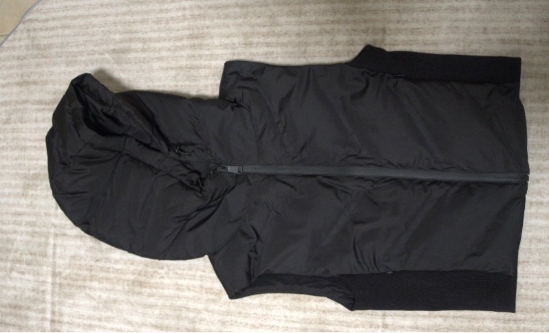 מוכרת שחפץ קצר עם כובע נדיר!!! מחמם ואיכותי
נקנה ב סטרדיבריוס מידה XS