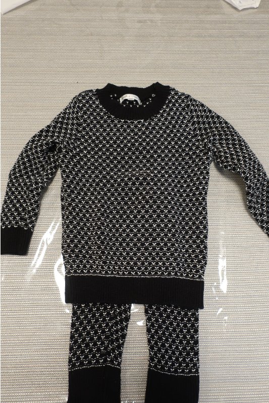 סט מתוק לתינוק מידה 18 חודש מהחנות היוקרתית petit calir נמכר עקב אי התאמה למידה.