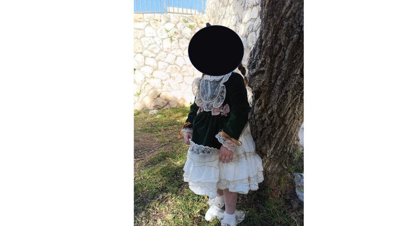 נסיכה מהממת מידה 3-4 מתאימה לגיל3+, היתה בשימוש יום אחד