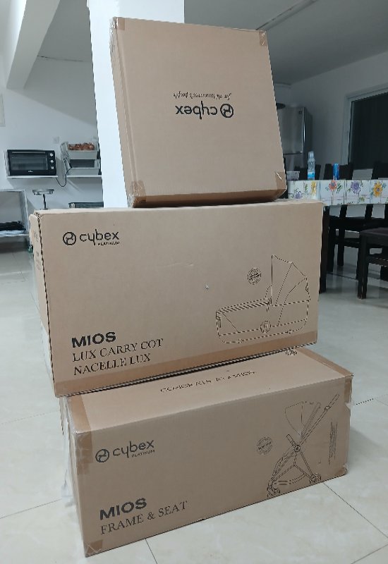 עגלת CYBEX שלדה רוזגולד יבואן רשמי טיולון אמבטיה וכיסוי גשם בשווי 6,690 כוללת תיק SOBOBA בשווי 400 ש''ח ומתקן לכוס סייבקס מקורי בשווי 200 ש''ח. אחריות סייבקס עד הבית מורחבת ל6 שנים.
העגלה הייתה בשימוש מס' חודשים בודדים בלבד ורק בתוך הבית. הכל ארוז ושמור בקרטונים מקוריים במצב חדש לחלוטין!! מציאה ממש לחטוף!