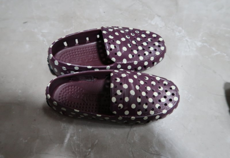 נעלי פלופרס חדשות 
מידה 8 
(נמכרות עקב אי התאמה במידה )