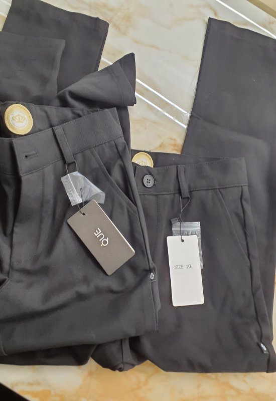 מכנסי תלבושת