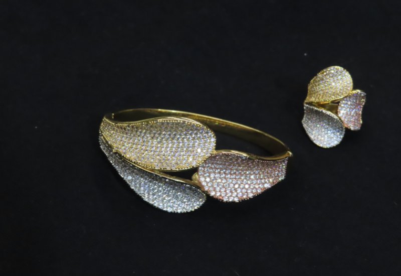 סט צמיד וטבעת אלגנטיים