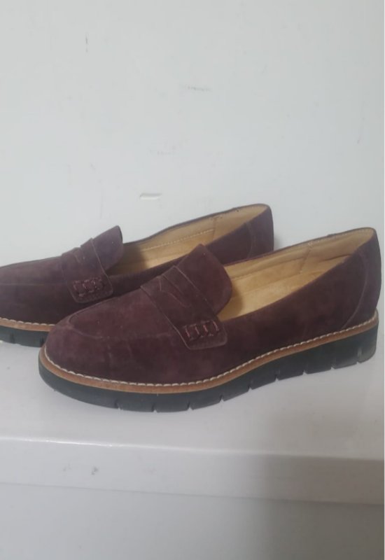 נעלי זמש מוקסין
צבע בורדו
חברת Easy Spearit 
מידה 38
נוחות מאוד