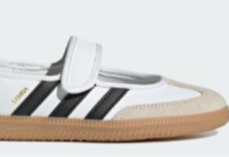 נעל של חברת adidas מדגם samba בגזרת נעל בובה, מאווררת ונוחה מאד לקיץ. נקנתה בארה"ב ונמכרת עקב חוסר התאמה במידה לצערי. נעל מקורית, לא חיקוי!