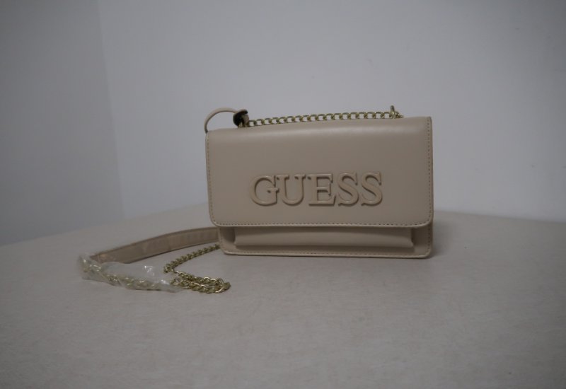 תיק צד מטריףףף חדש 
של המותג GUESS 
לא ניתן להשיג אותו יותר !!
גדול מכיל ומטורף
ארועי ברמות!
מותג חיקוי