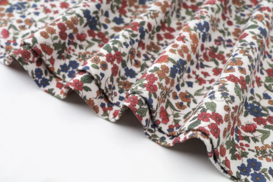 חולצת טריקו פרחונית