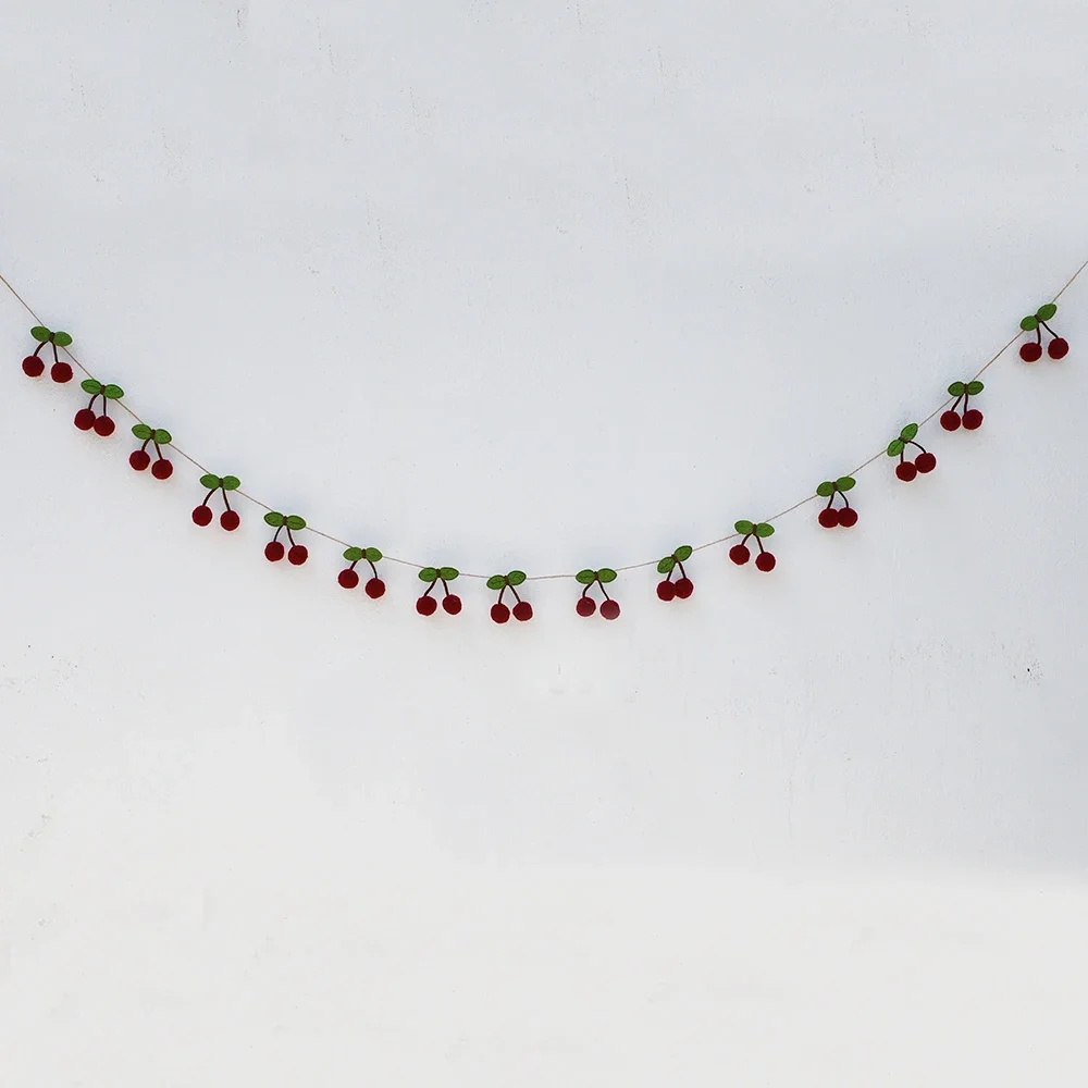 שרשרת  דובדבן לקישוט