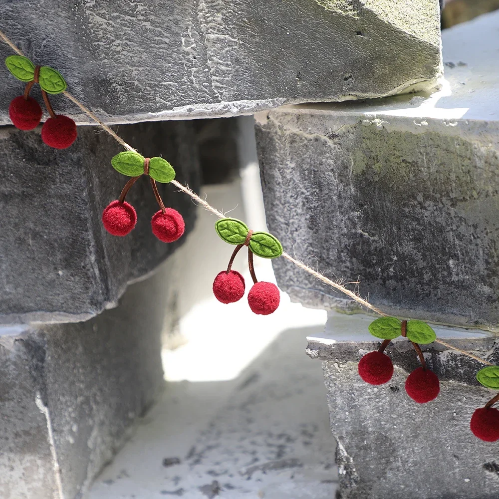 שרשרת  דובדבן לקישוט