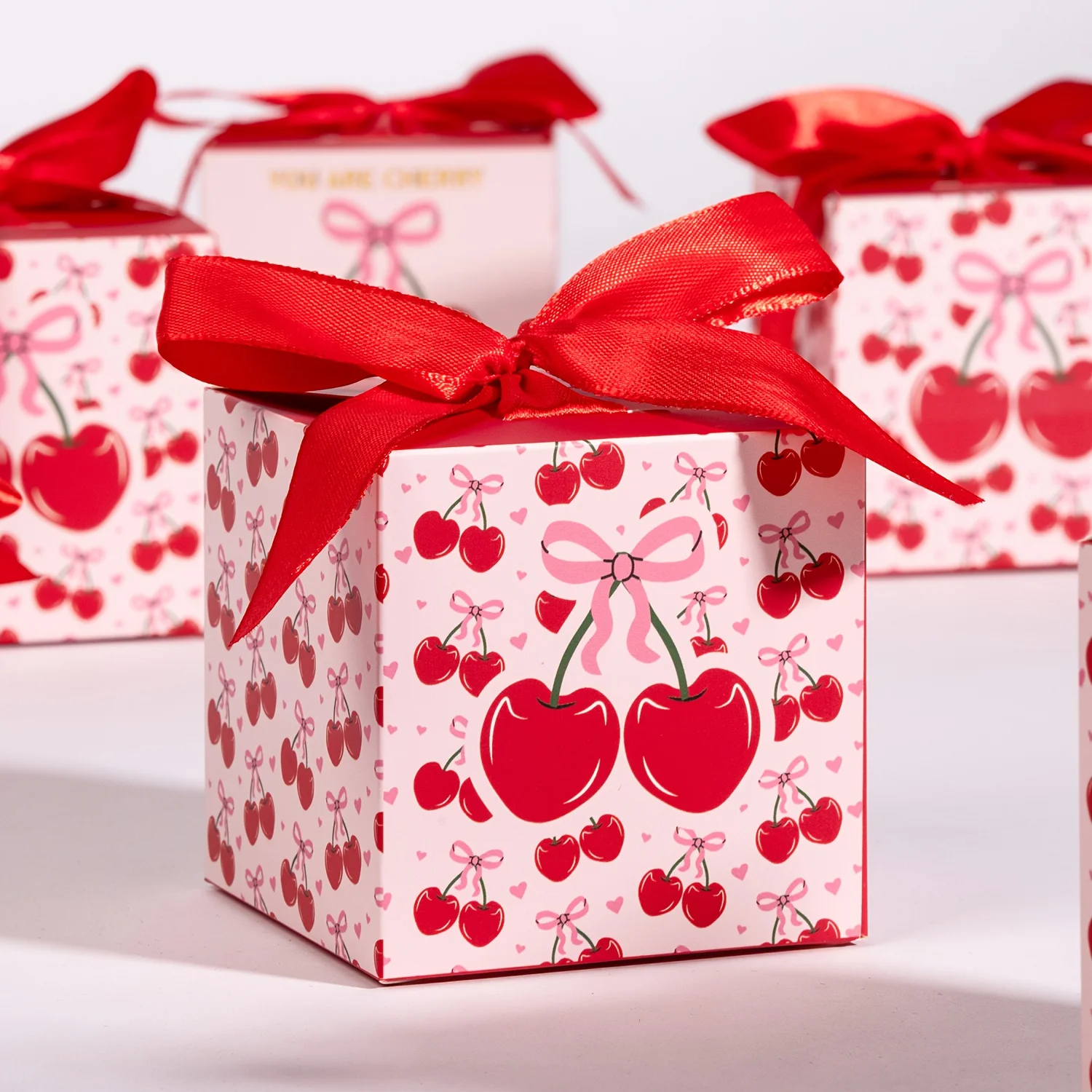 24 יח' קופסא עיצוב דובדבנים